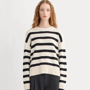 Everlane Cotton The Boxy Everyday Crewneck Sweater, size M